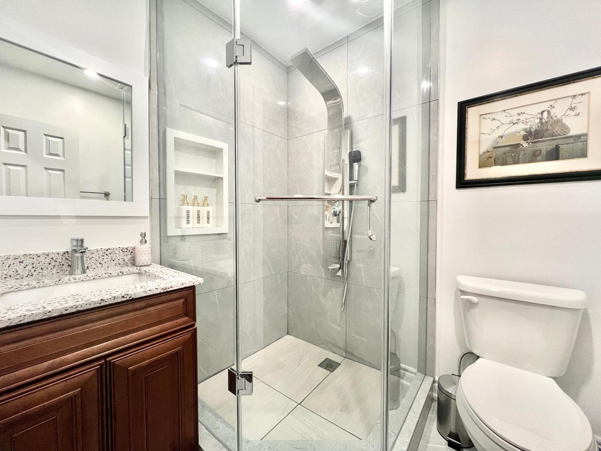 Upgraded Rooms With Bath 7-Min To Subway Near Downsview Rogers Stadium 多伦多 外观 照片