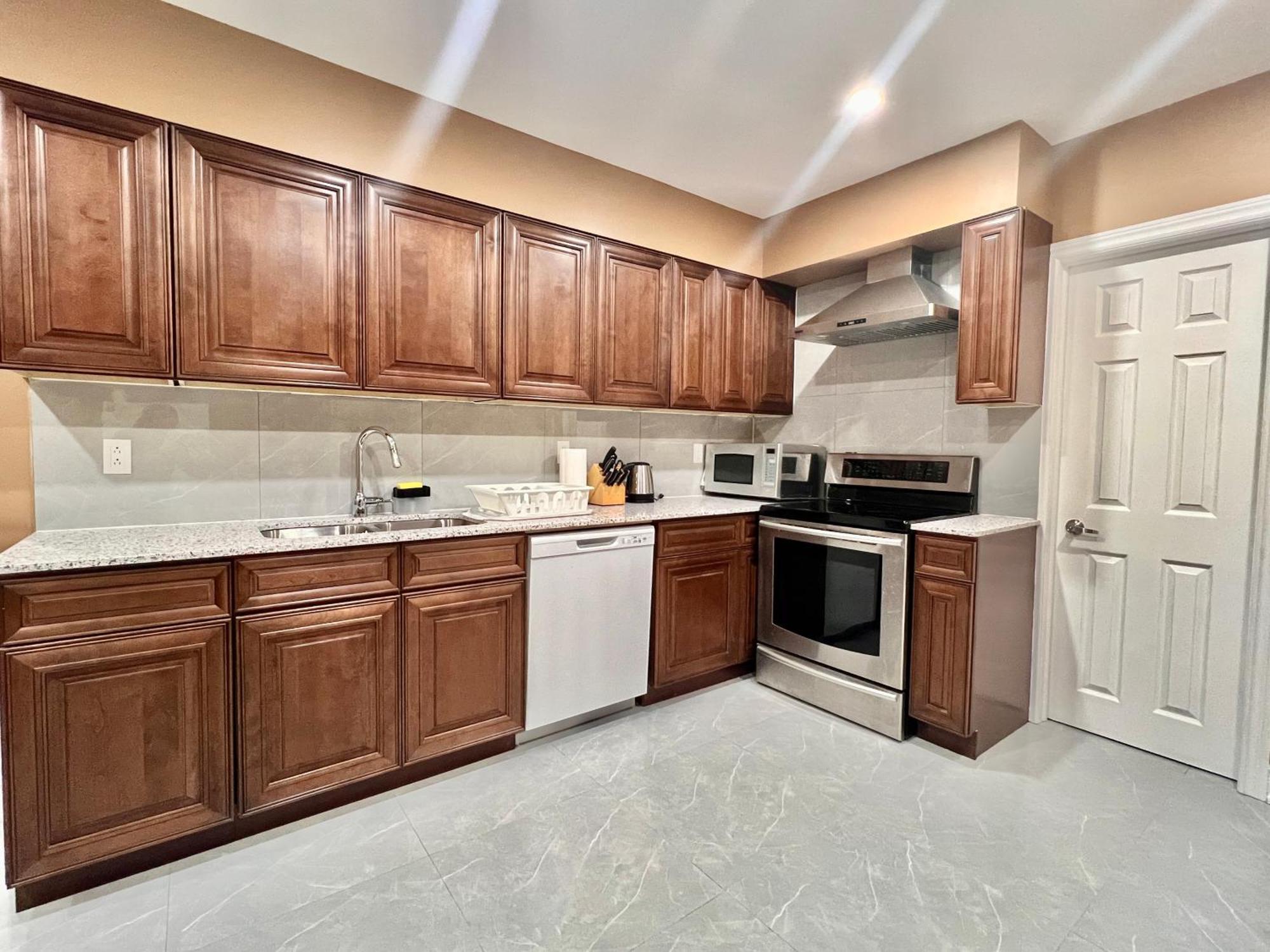 Upgraded Rooms With Bath 7-Min To Subway Near Downsview Rogers Stadium 多伦多 外观 照片